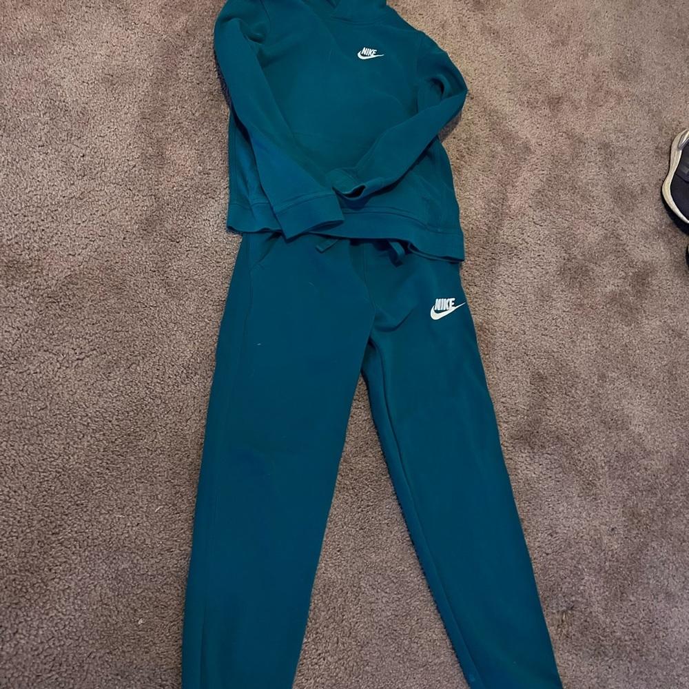 Nike sweatsuit